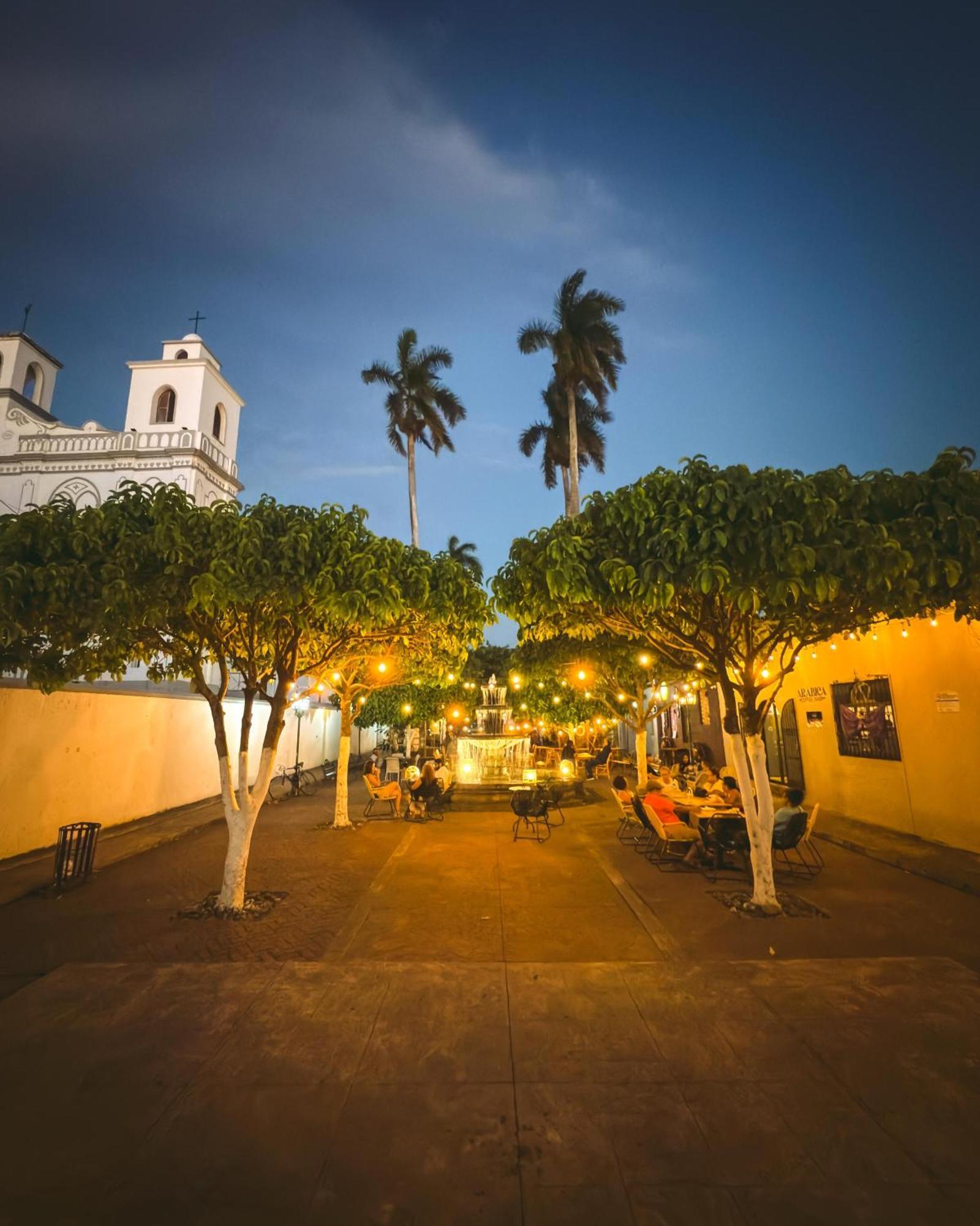 La Casa De Mamapan Hotel Colonial Ahuachapan Exterior photo